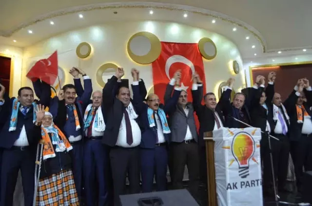 AK Parti Sur ve Hazro Kongreleri Yapıldı AK Parti Sur ve Hazro Kongreleri Yapıldı