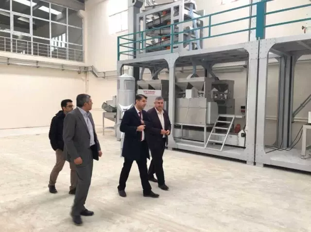 Kahta'da Nar ve Badem İşleme Tesisleri Kuruldu