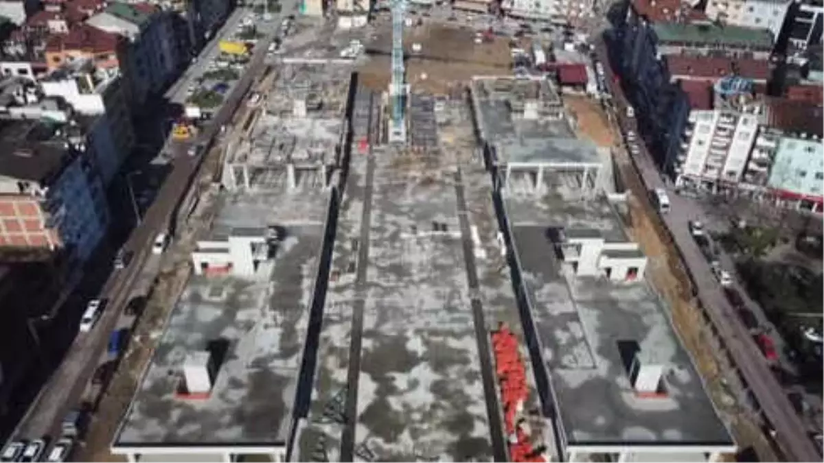 Ünye Meydanını Bekliyor