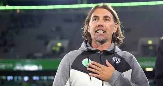 Wolfsburg'da Teknik Direktör Schmidt İstifa Etti