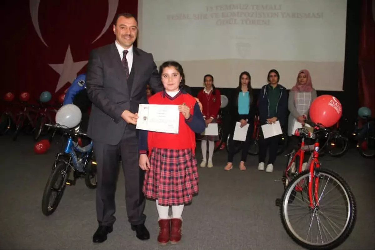 15 Temmuz Şehitleri Temalı Yarışmada Öğrencilerin Ödülleri Verildi