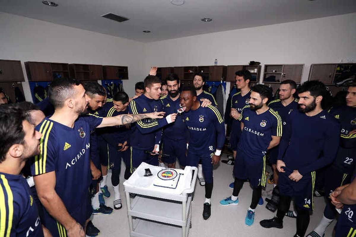 Arkadaşları Kameni ve Neustadter'i Unutmadı