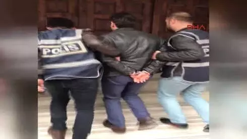 İzmir Mali Şube'den FETÖ Operasyonu! 5 Kişi Gözaltında İzmir Mali Şube'den FETÖ Operasyonu! 5 Kişi Gözaltında