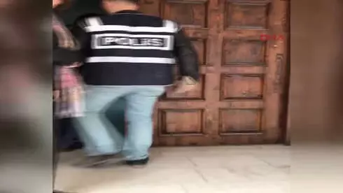 İzmir Mali Şube'den FETÖ Operasyonu! 5 Kişi Gözaltında İzmir Mali Şube'den FETÖ Operasyonu! 5 Kişi Gözaltında