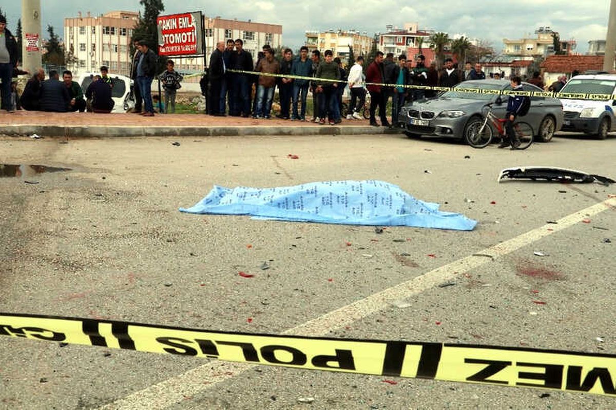 Otomobilin Kapısından Fırlayan Sürücü Hayatını Kaybetti