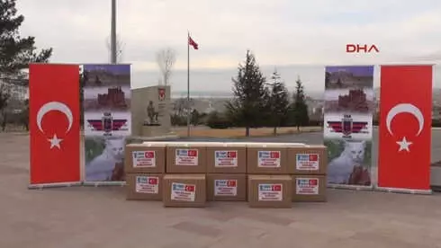 Vanlı Kadınlar, Mehmetçik İçin Atkı ve Bere Ördü Vanlı Kadınlar, Mehmetçik İçin Atkı ve Bere Ördü