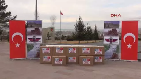 Vanlı Kadınlar, Mehmetçik İçin Atkı ve Bere Ördü Vanlı Kadınlar, Mehmetçik İçin Atkı ve Bere Ördü