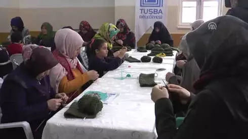 Vanlı Kadınlardan Mehmetçik'e İlmek İlmek Destek Vanlı Kadınlardan Mehmetçik'e İlmek İlmek Destek