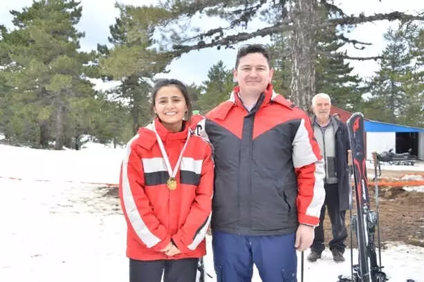 Gedizli Sporcular Ödüllendirildi Gedizli Sporcular Ödüllendirildi