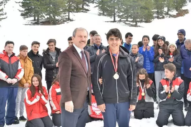 Gedizli Sporcular Ödüllendirildi Gedizli Sporcular Ödüllendirildi