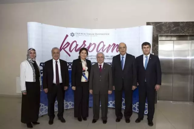 Rektör Çomaklı, Etü'nün Kariyer Zirvesine Katıldı Rektör Çomaklı, Etü'nün Kariyer Zirvesine Katıldı