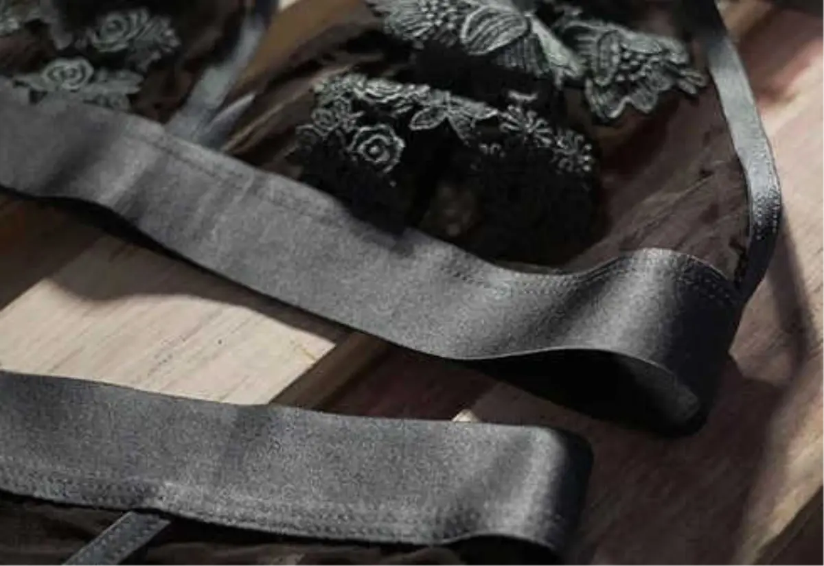 Sıradışı İç Çamaşırları Feylingerie'de