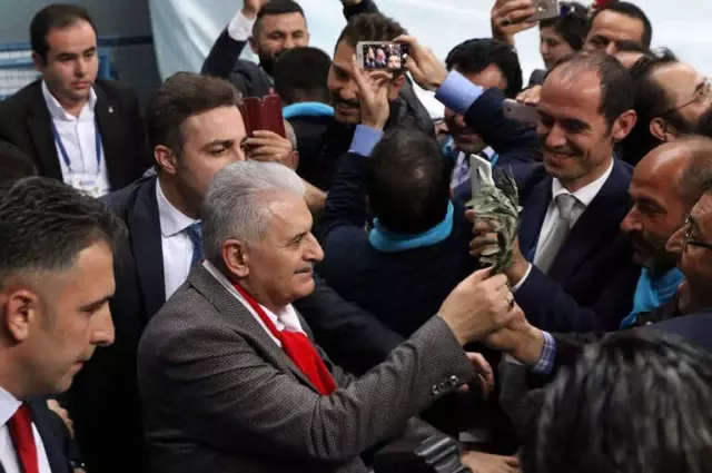 Başbakan Yıldırım: 'Bu Hareketin İçine Nifak Sokmaya Çalışanlar Türkiye'ye Zarar Veriyor'