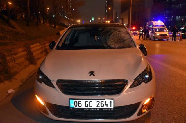 D-100 Karayolu'nda Karşıdan Karşıya Geçmeye Çalışırken Canından Oldu