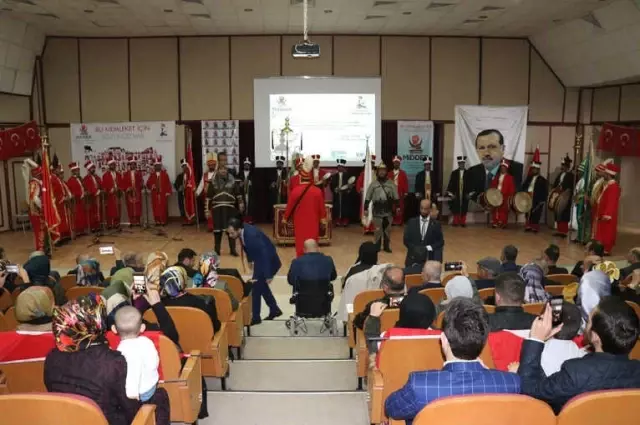15 Temmuz Programında Gözyaşları Sel Oldu 15 Temmuz Programında Gözyaşları Sel Oldu