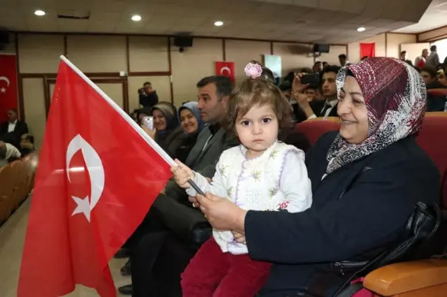 15 Temmuz Programında Gözyaşları Sel Oldu 15 Temmuz Programında Gözyaşları Sel Oldu