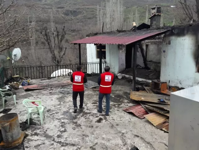 Kızılay Evi Yanan Aileye Sahip Çıktı Haberler