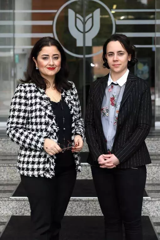 Doç. Dr. Özlem Aşman Alikılıç, 'Diziler Halkla İlişkiler Gerçeğini Yansıtmıyor' Doç. Dr. Özlem Aşman Alikılıç, 'Diziler Halkla İlişkiler Gerçeğini Yansıtmıyor'