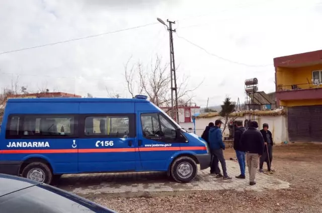 Enkaz Altında Kalan 100 Küçükbaş Hayvan Telef Oldu