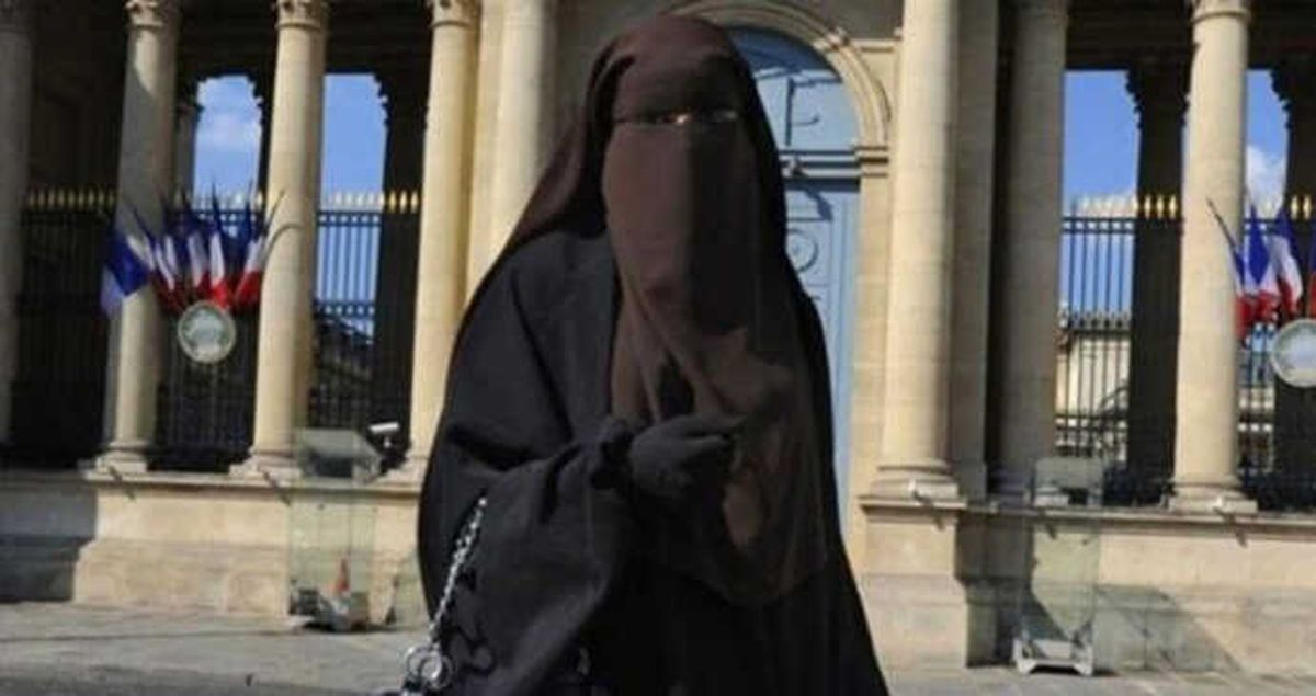 Ayşe Böhürer'den İlginç Anı: Peçeli Kadın Selamıma 'Bonjour' Diye Cevap Verdi