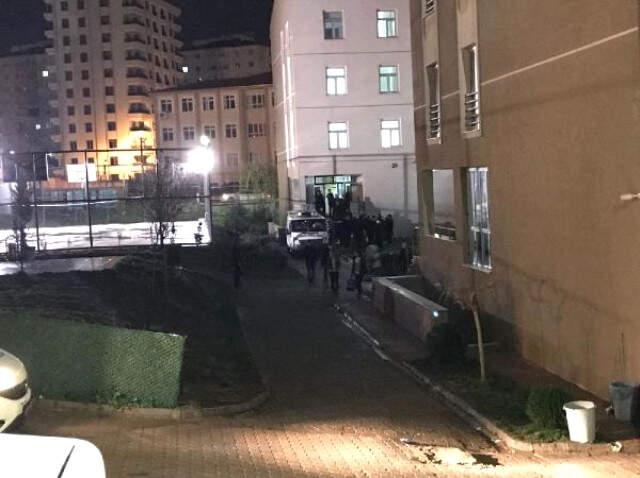 Yurtta Kalan Kız Öğrenci, Kendini Astı