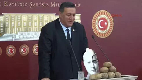 CHP'li Gürer, Patatesin Önemini Cem Yılmaz'ın Filmiyle Anlattı CHP'li Gürer, Patatesin Önemini Cem Yılmaz'ın Filmiyle Anlattı