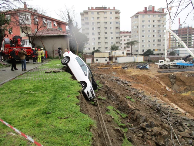 Kadıköy'de Bir İnşaatın Temelinde Toprak Kayması