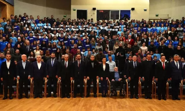 Osman Aşkın Bak, Enka Ödül Törenine Katıldı