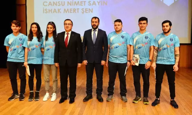 Osman Aşkın Bak, Enka Ödül Törenine Katıldı