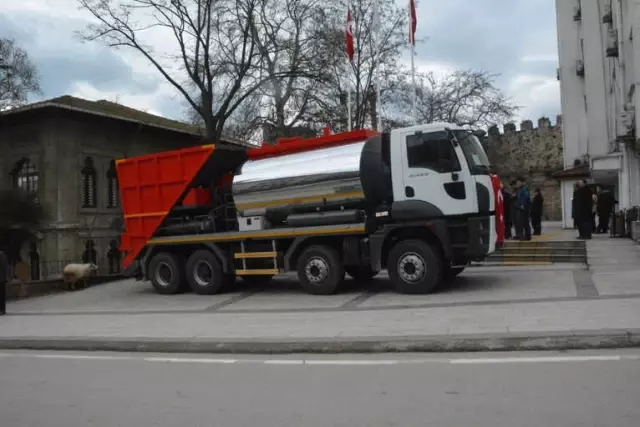 Sinop'a 470 Bin TL'lik Sathi Kaplama Aracı Sinop'a 470 Bin TL'lik Sathi Kaplama Aracı