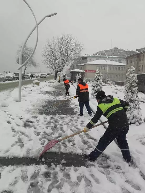 Akçakoca'da Kar Küreme Çalışması Akçakoca'da Kar Küreme Çalışması