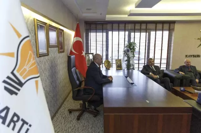 Başkan Çelik'ten Özden'e Hayırlı Olsun Ziyareti Başkan Çelik'ten Özden'e Hayırlı Olsun Ziyareti
