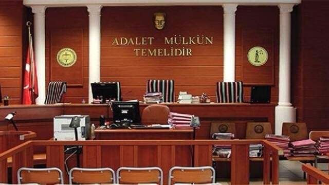 Eski Bir Milletvekilinin Cinsel Saldırısına Uğrayan Manken Kız AYM'ye Başvurdu:Bir Anda Üzerime Atlayıp Öptü