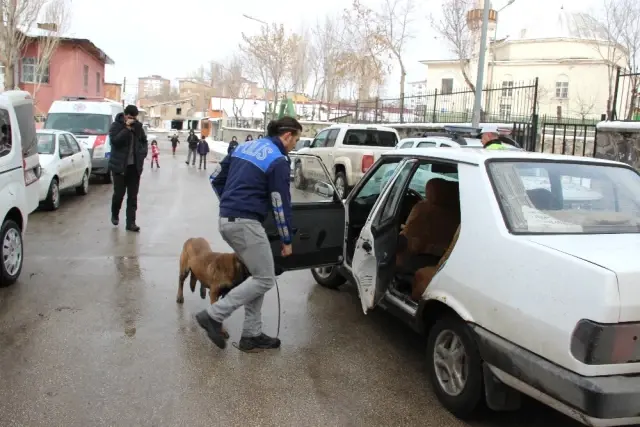 Erzurum Polisinden Güven ve Huzur Uygulaması