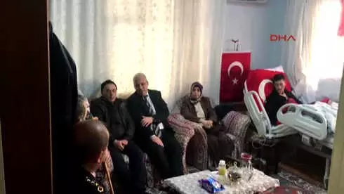 Manisa Afrin'de 2 Bacağını Yitiren Uzman Çavuş Memleketi Akhisar'da Manisa Afrin'de 2 Bacağını Yitiren Uzman Çavuş Memleketi Akhisar'da