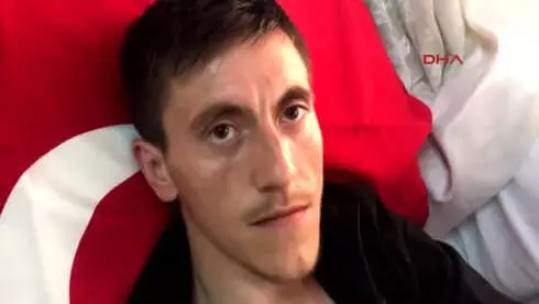 Manisa Afrin'de 2 Bacağını Yitiren Uzman Çavuş Memleketi Akhisar'da Manisa Afrin'de 2 Bacağını Yitiren Uzman Çavuş Memleketi Akhisar'da