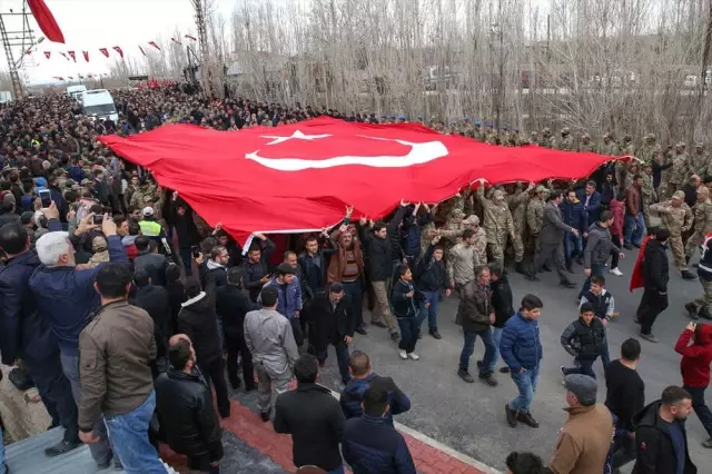 Şehitlerimizi Uğurluyoruz Şehitlerimizi Uğurluyoruz
