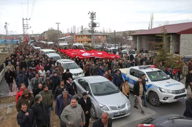 Şehitlerimizi Uğurluyoruz Şehitlerimizi Uğurluyoruz