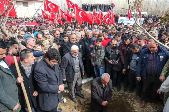 Şehitlerimizi Uğurluyoruz Şehitlerimizi Uğurluyoruz
