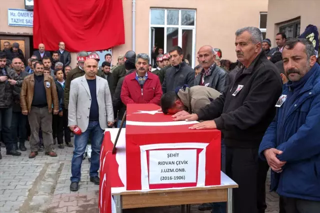 Şehitlerimizi Uğurluyoruz Şehitlerimizi Uğurluyoruz