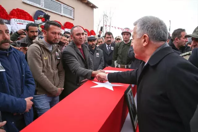 Şehitlerimizi Uğurluyoruz Şehitlerimizi Uğurluyoruz