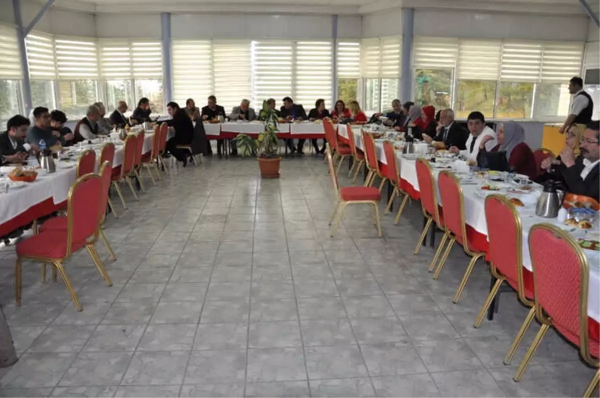Anadolu Basın Yayın Birliği Başkanlar Kurulu Toplantısı Simav'da Yapıldı.