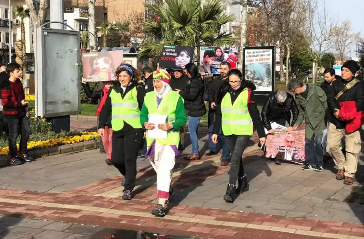 Anneler, Şiddet ve Tecavüzlere 'Dur' Demek İçin Ankara'ya Yürüyor
