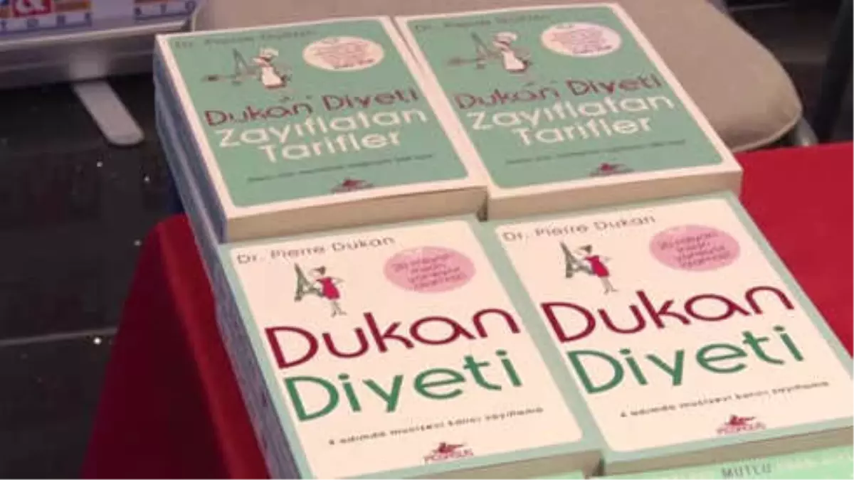 Dünyaca Ünlü Starların Beslenme Uzmanı Pierre Dukan, D&r'da Düzenlenen İmza Gününde...