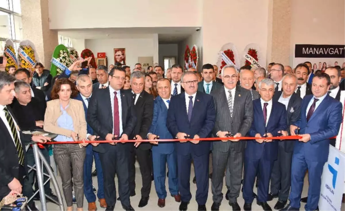 İsdihdam Fuarı Manavgat'ta İşçi Arayanlarla İş Arayanları Bir Araya Getirdi.