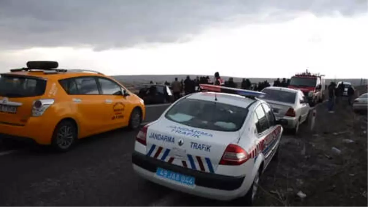 Muş'ta Trafik Kazası: 2 Ölü, 6 Yaralı