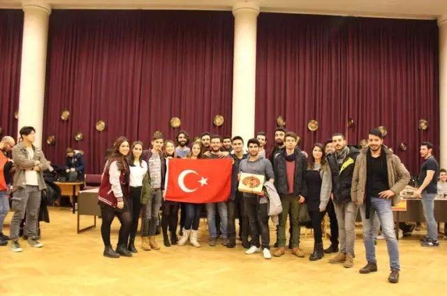 Üniversite Öğrencileri Litvanya'da Türk Mutfağını Tanıttı Üniversite Öğrencileri Litvanya'da Türk Mutfağını Tanıttı