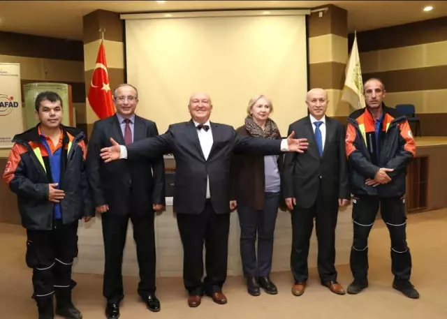 İstanbulluları Rahatlatan Deprem Açıklaması İstanbulluları Rahatlatan Deprem Açıklaması