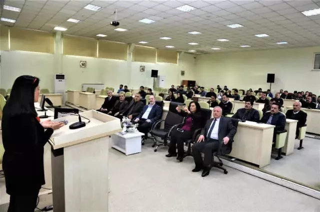 Tuşba Belediyesinden 'Kadına Karşı Şiddet' Konulu Seminer Tuşba Belediyesinden 'Kadına Karşı Şiddet' Konulu Seminer