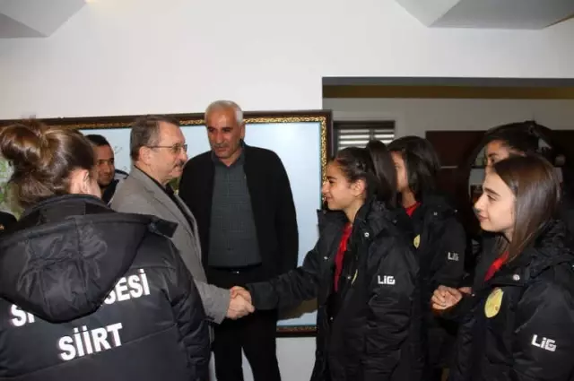Bayan Futbol Takımından Çaykur'a Teşekkür Ziyareti
